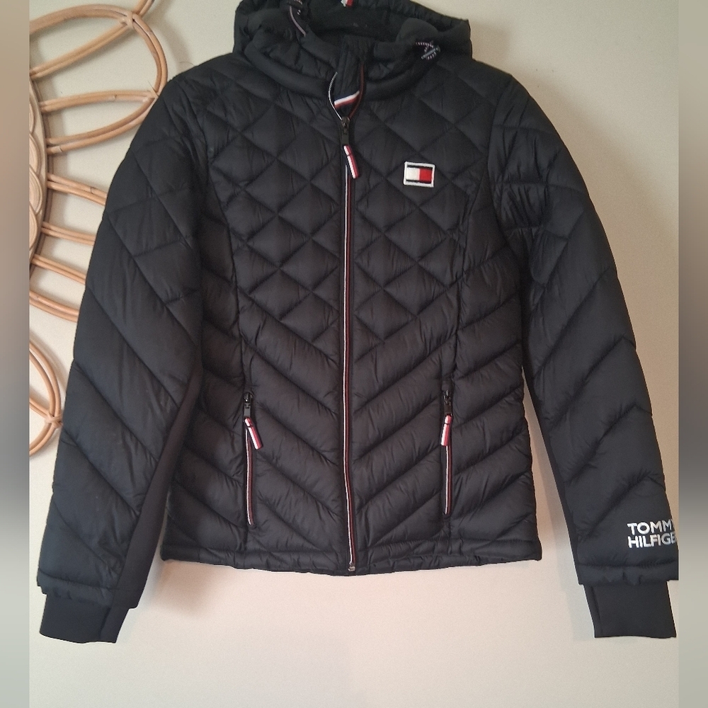 NWOT Tommy Hilfiger Women's Hooded Packable Jacket - Picture 5 of 13